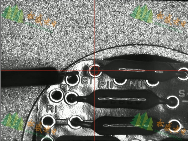 CCD成像下激光送锡丝焊接图示